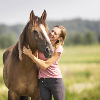 Yvet Blokesch feather light horsemanship
